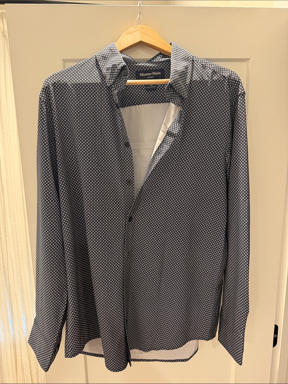 Mizzen+Main Navy and White Geo Dot Long-Sleeve Button-Down